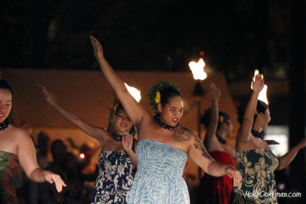 Hula Dancers